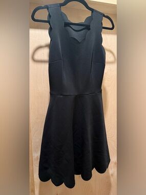 By & by Black Scalloped Midi Dress Size 5 Great Condition ❤️